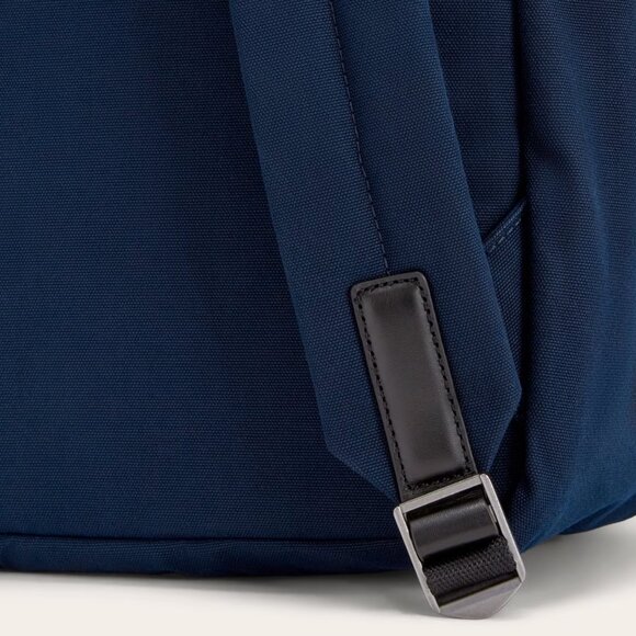 Everlane The Canvas Backpack in Navy - Picture 5 of 9